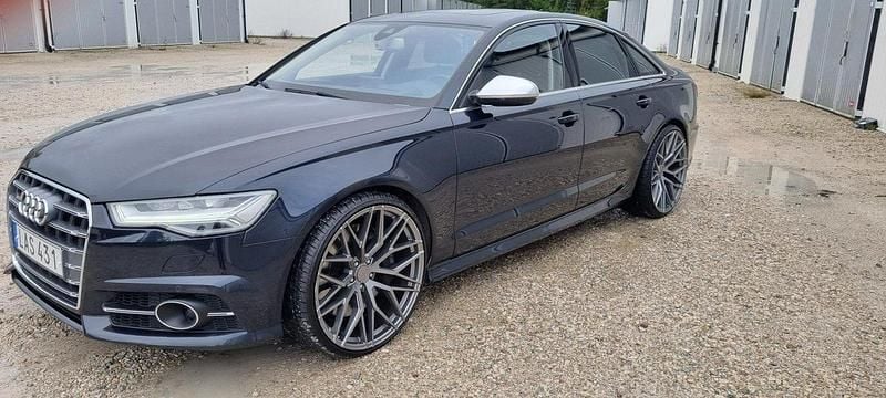 Blå Begagnad 2016 Audi S6 Sedan | 395 000 kr (Marknadspris) - Bild 1/4