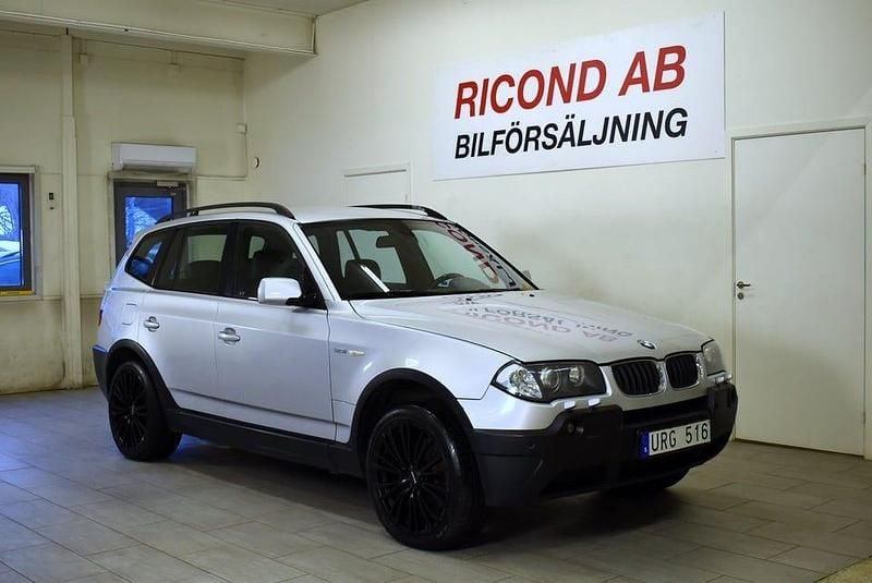 Silvermetallic Begagnad 2003 BMW X3 Sport Line SUV | 69 900 kr (Lite dyr) - Bild 1/4