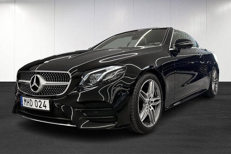 Svartmetallic Begagnad 2018 Mercedes E200 AMG Line Premium Plus Cab | 419 000 kr (Marknadspris) - Bild 1/4