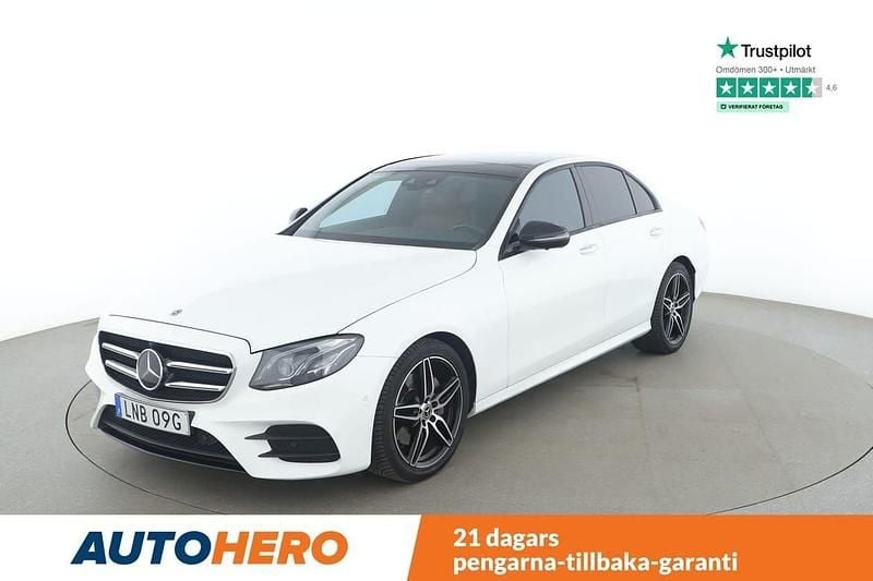 Vit Begagnad 2019 Mercedes E220 AMG line Sedan | 331 000 kr (Marknadspris) - Bild 1/4