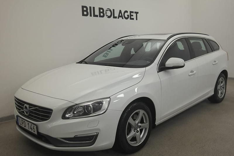 Vit Begagnad 2015 Volvo V60 Business Edition Kombi | 159 800 kr (Marknadspris) - Bild 1/4