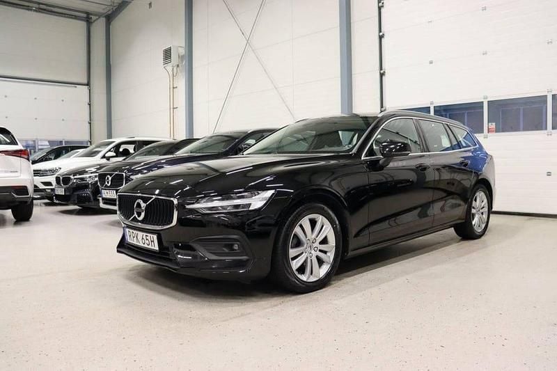 Svart Begagnad 2020 Volvo V60 Momentum Kombi | 274 900 kr (Superpris) - Bild 1/4