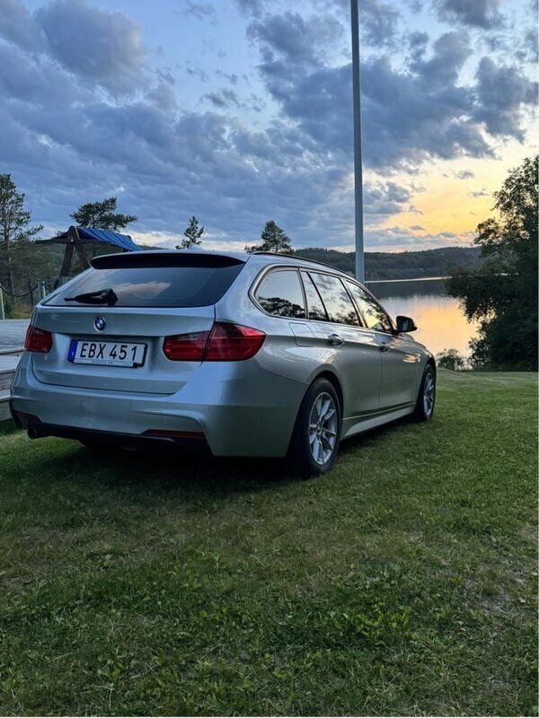 Silver Begagnad 2014 BMW 320 M Sport Kombi | 169 000 kr (Dyr) - Bild 1/4
