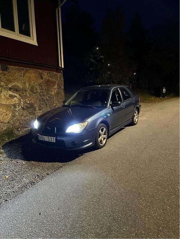 Blå Begagnad 2007 Subaru Impreza Kombi | 17 000 kr (Marknadspris) - Bild 1/4