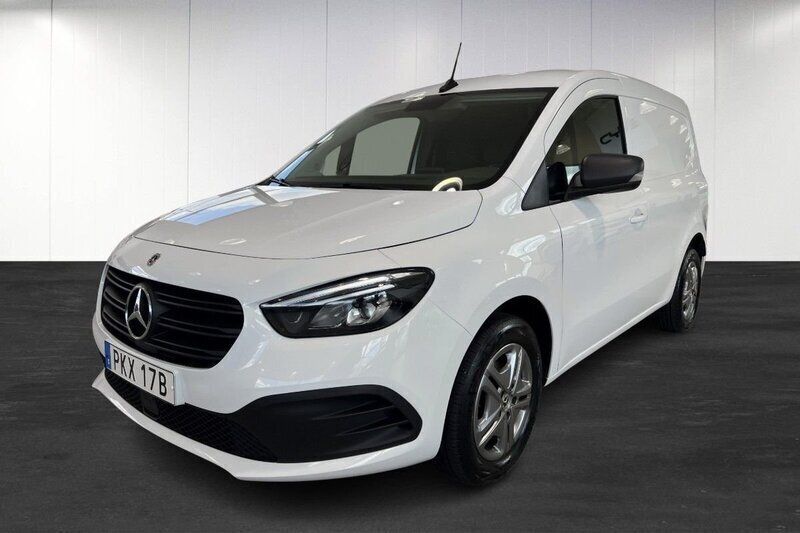 Vit (white) Begagnad 2023 Mercedes Citan 110 Van | 208 750 kr (Superpris) - Bild 1/4
