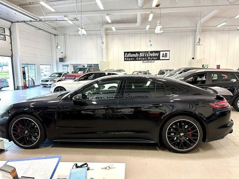 Begagnad Porsche Panamera GTS 460 HK (338 kW) 2018 Svart Sedan