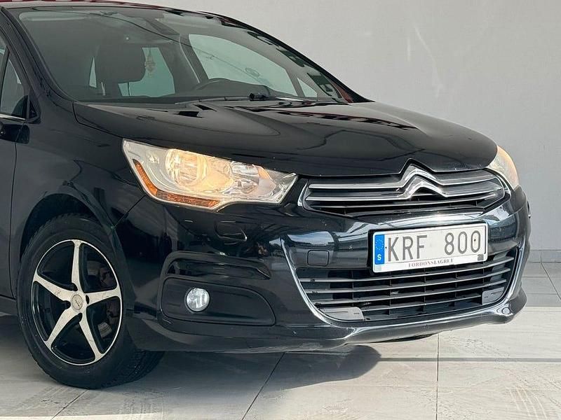 Begagnad Citroën C4 120 HK (88 kW) 2011 Svart Halvkombi