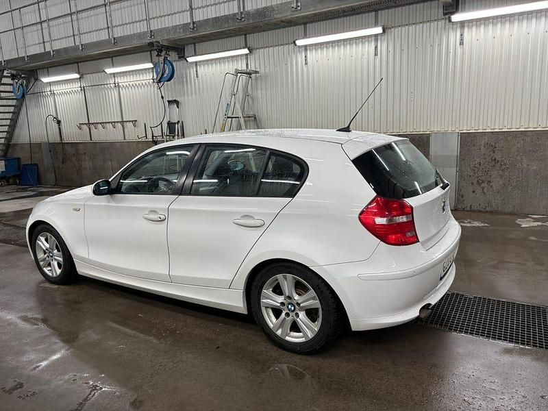 Begagnad BMW 118 143 HK (105 kW) 2008 Halvkombi