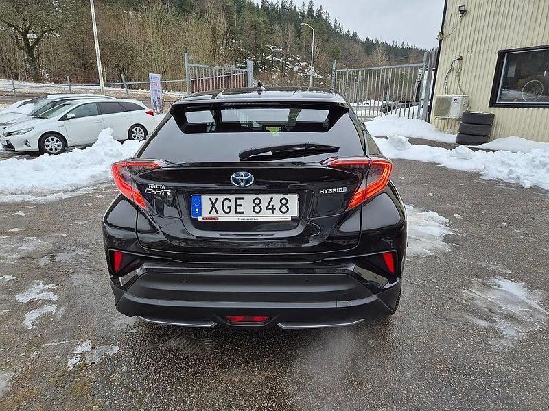 Begagnad Toyota C-HR Executive 122 HK (89 kW) 2018 Svart SUV