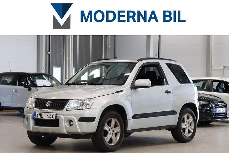 Silver Begagnad 2005 Suzuki Grand Vitara SUV | 59 900 kr (Bra pris) - Bild 1/4