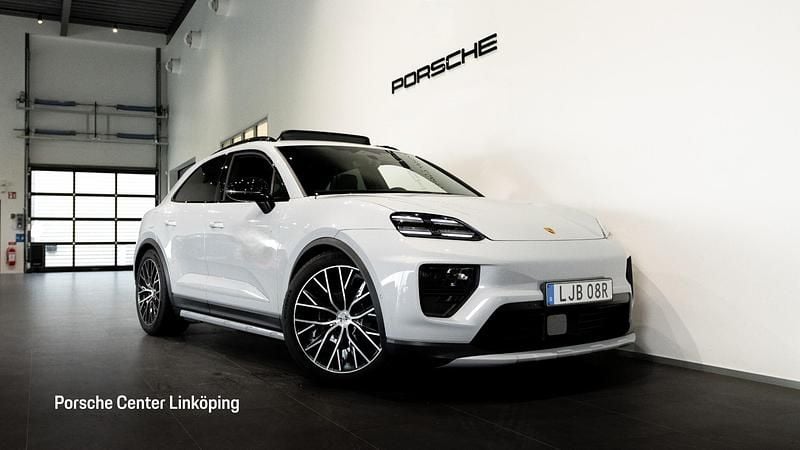 Ljusgrå (white) Begagnad 2025 Porsche Macan SUV | 1 069 000 kr (Bra pris) - Bild 1/4