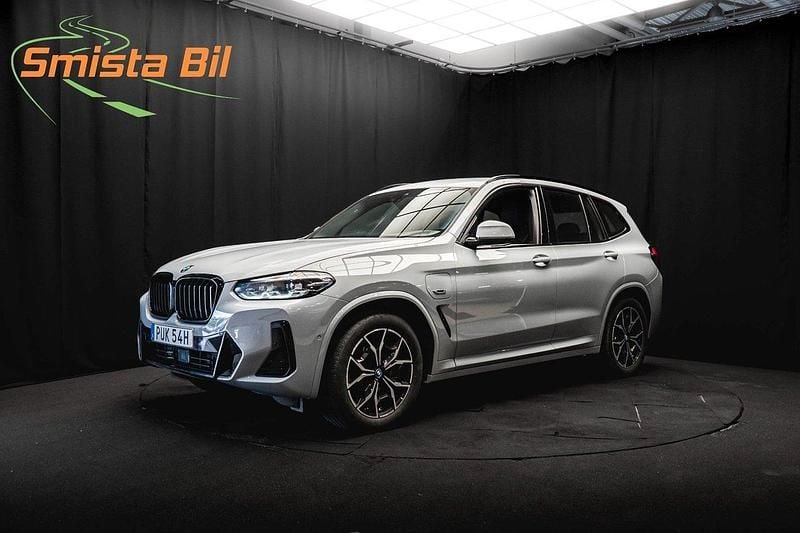 Grå Begagnad 2022 BMW X3 M Sport SUV | 468 800 kr (Marknadspris) - Bild 1/3