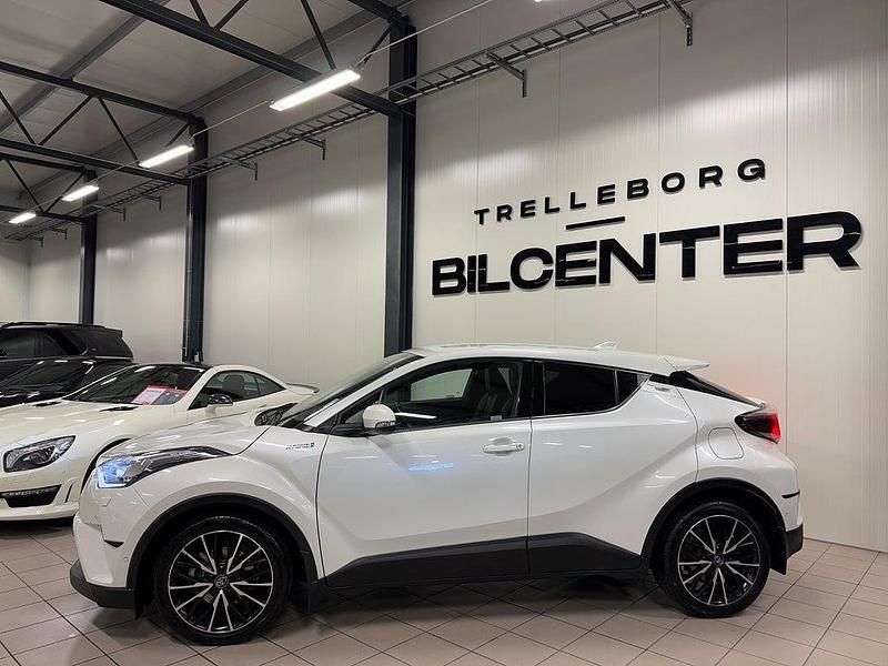 Begagnad Toyota C-HR Executive 122 HK (89 kW) 2017 Vit SUV