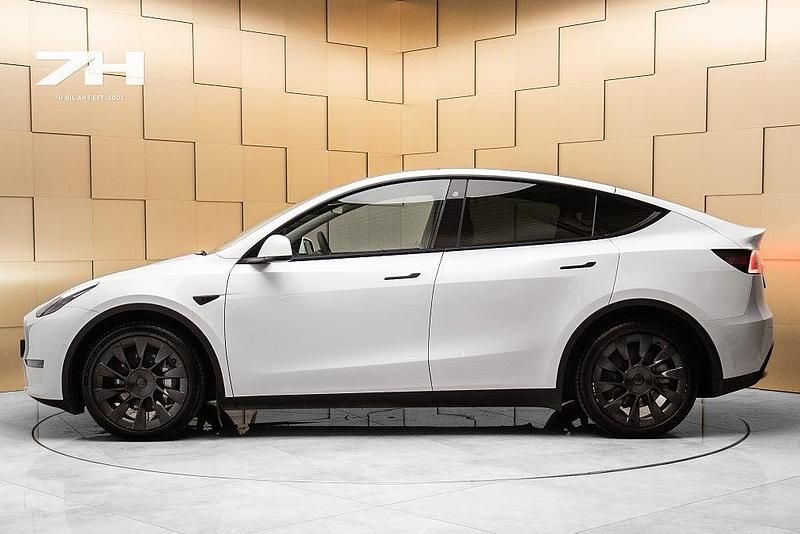 Begagnad Tesla Model Y Long Range AWD 378 kW (514 HK) 2022 Vit SUV