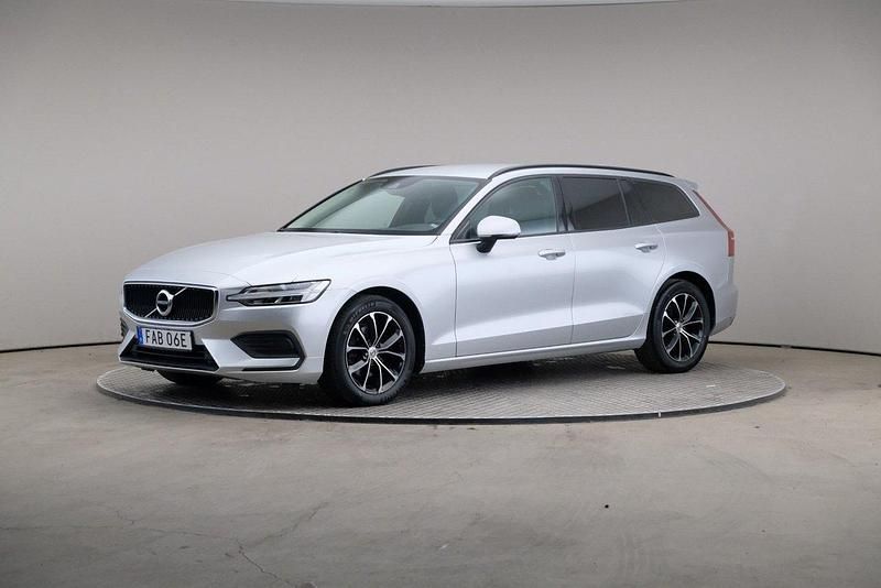 Silver Begagnad 2019 Volvo V60 Momentum Kombi | 215 000 kr (Superpris) - Bild 1/4