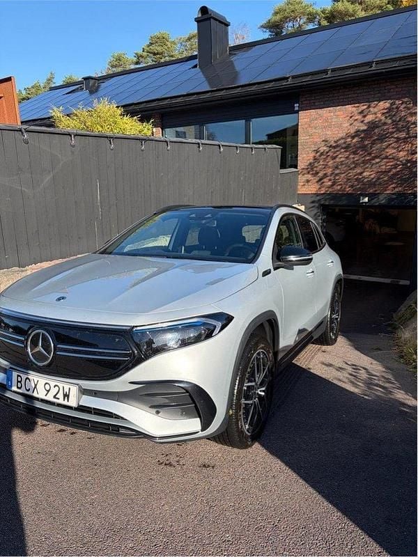Silver Begagnad 2023 Mercedes EQA350 AMG SUV | 420 000 kr - Bild 1/4