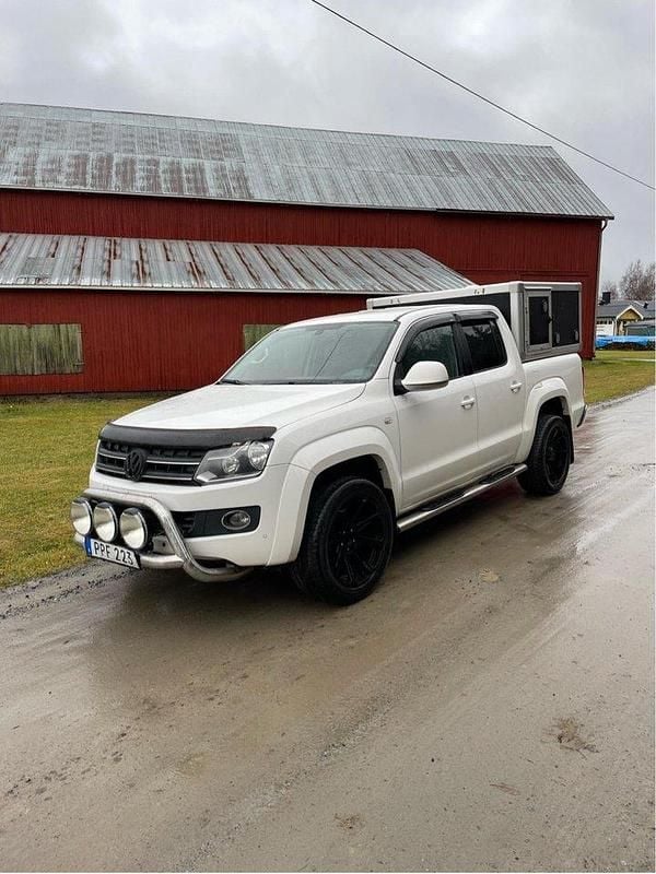 Vit Begagnad 2013 VW Amarok Highline Pickup | 185 000 kr (Lite dyr) - Bild 1/4