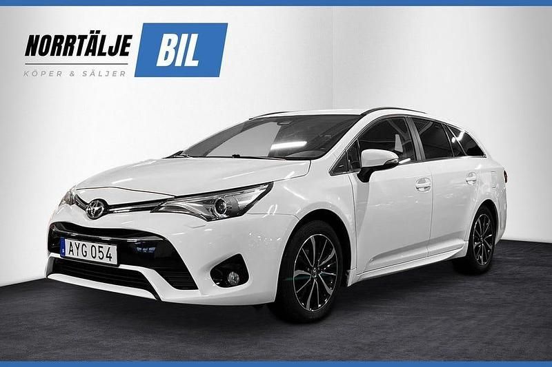 Vit Begagnad 2018 Toyota Avensis Kombi | 159 900 kr (Marknadspris) - Bild 1/3