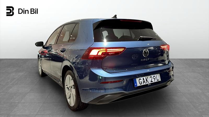 Begagnad VW Golf VIII Edition 150 HK (110 kW) 2024 Anemone blue metallic Halvkombi