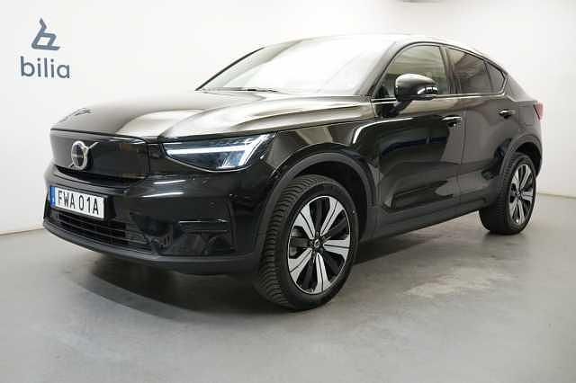 Svart Begagnad 2022 Volvo C40 SUV | 334 900 kr (Marknadspris) - Bild 1/4
