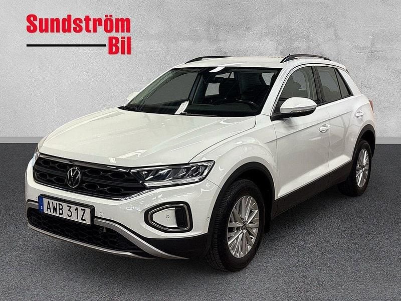Vit Begagnad 2022 VW T-Roc SUV | 199 900 kr (Marknadspris) - Bild 1/4