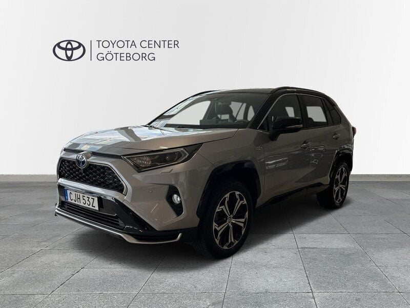 Tvåtonslack 1d6/218 (2qy) Begagnad 2021 Toyota RAV4 Hybrid Style SUV | 459 900 kr (Marknadspris) - Bild 1/4