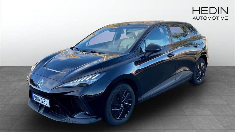 Svart Begagnad 2023 MG MG4 EV Halvkombi | 249 900 kr (Marknadspris) - Bild 1/4