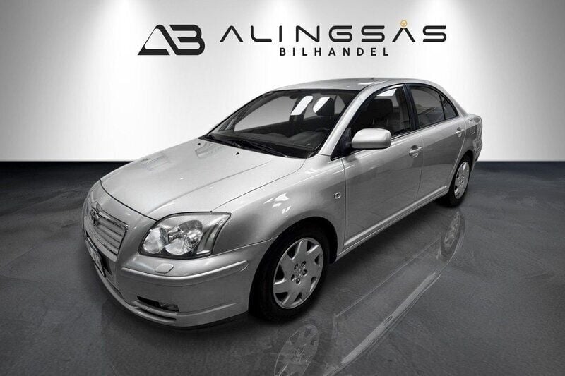 Silver Begagnad 2005 Toyota Avensis Sedan | 44 900 kr (Marknadspris) - Bild 1/4