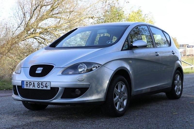 Begagnad Seat Altea 102 HK (75 kW) 2006 Silver Minibuss