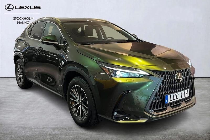 Begagnad Lexus NX450h+ Business Edition 313 HK (230 kW) 2025 Grön SUV