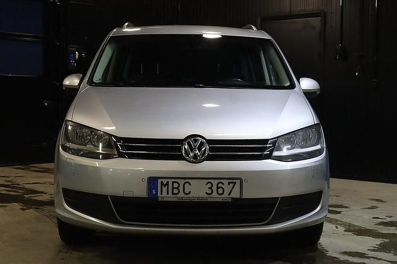 Begagnad VW Sharan 140 HK (102 kW) 2011 Silver Minibuss