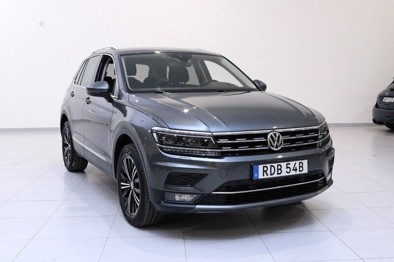 Grå Begagnad 2019 VW Tiguan GT SUV | 289 900 kr (Marknadspris) - Bild 1/4