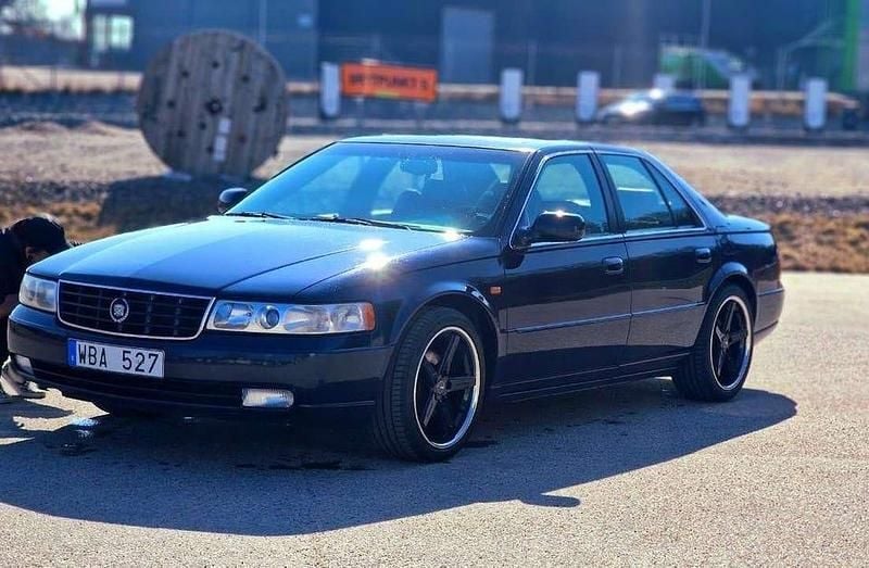 Begagnad 1999 Cadillac Seville STS Sedan | 42 000 kr - Bild 1/4