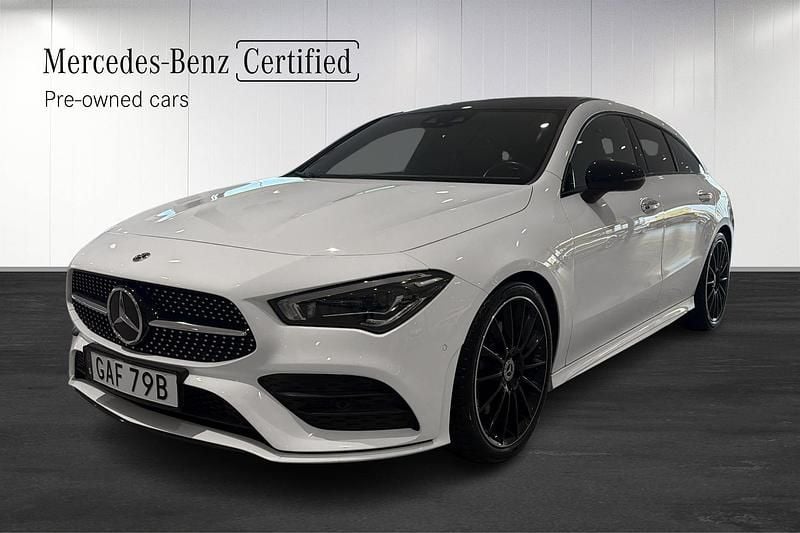 Vit (white) Begagnad 2020 Mercedes CLA200 AMG Line Premium Plus Kombi | 299 900 kr (Marknadspris) - Bild 1/4