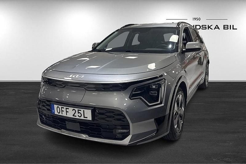 Grå Begagnad 2022 Kia e-Niro SUV | 299 000 kr (Bra pris) - Bild 1/3