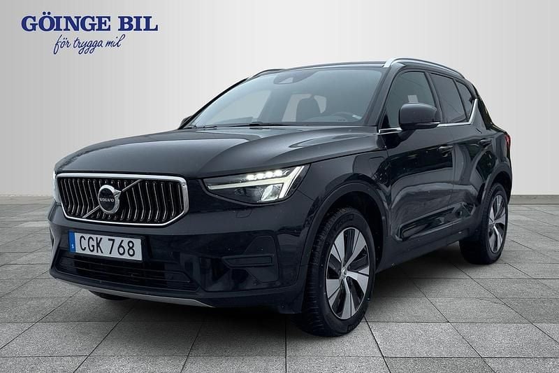 Begagnad Volvo XC40 Core 129 HK (94 kW) 2022 Svart SUV