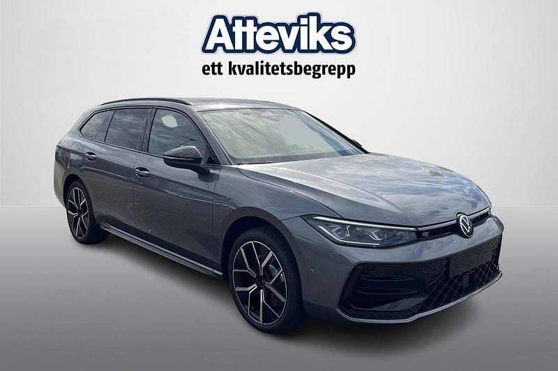 Ny 2025 VW Passat R-line Kombi | 539 900 kr (Bra pris) - Bild 1/4