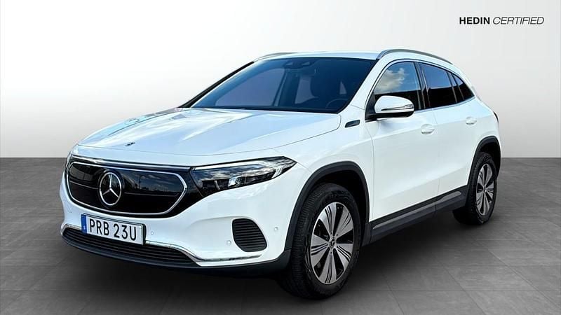 Vit (white) Begagnad 2021 Mercedes EQA250 Progressive SUV | 349 900 kr (Bra pris) - Bild 1/4