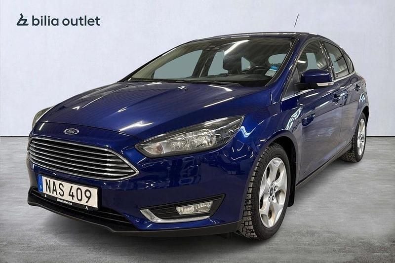 Blå Begagnad 2016 Ford Focus Halvkombi | 59 900 kr (Marknadspris) - Bild 1/4