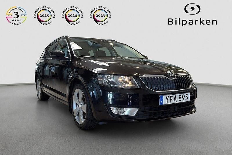 Svart Begagnad 2016 Skoda Octavia Ambition Kombi | 119 990 kr (Marknadspris) - Bild 1/4