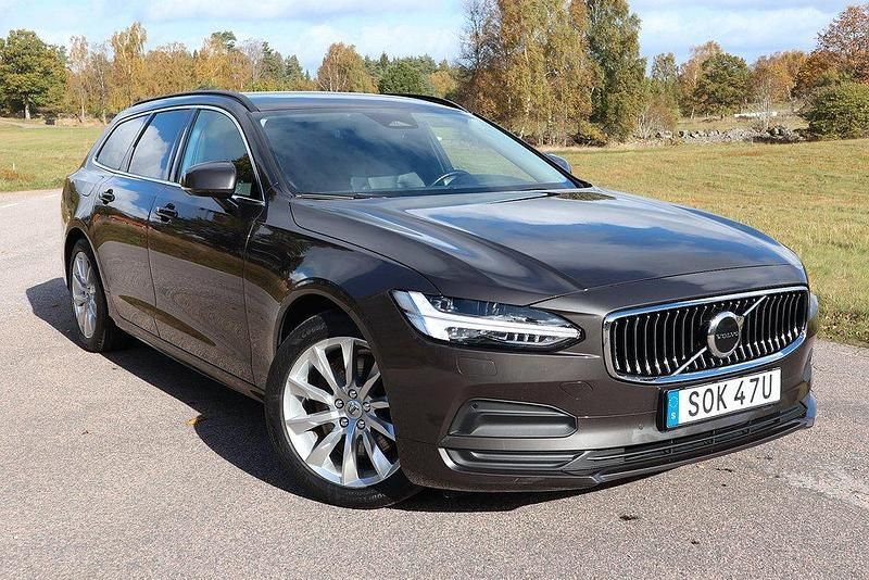 Grå (platinum grå met.) Begagnad 2021 Volvo V90 Momentum Kombi | 329 000 kr (Lite dyr) - Bild 1/4