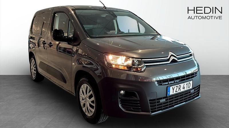 Begagnad Citroën e-Berlingo 100 kW (136 HK) 2022 Grå Minibuss