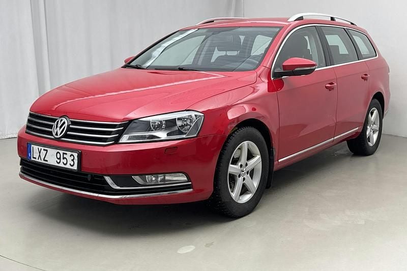 Röd Begagnad 2012 VW Passat Kombi | 55 000 kr (Superpris) - Bild 1/4