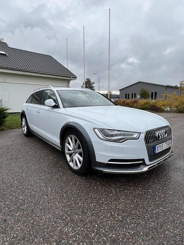 Vit Begagnad 2013 Audi A6 Allroad Comfort Kombi | 197 000 kr (Bra pris) - Bild 1/4