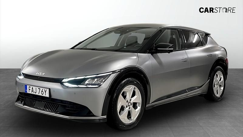 Grå Begagnad 2022 Kia EV6 Plus SUV | 329 900 kr (Superpris) - Bild 1/4