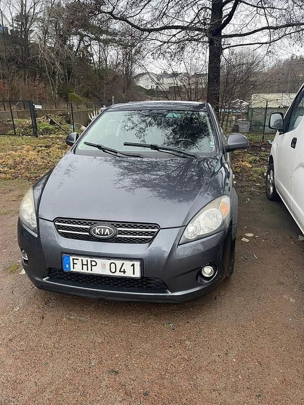 Begagnad 2008 Kia Ceed Halvkombi | 23 000 kr - Bild 1/4