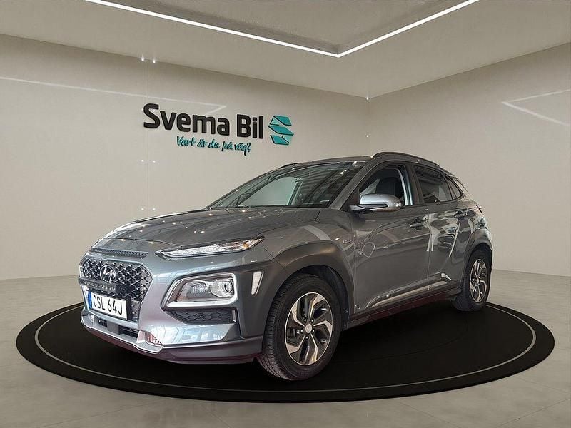 Grå Begagnad 2019 Hyundai Kona Premium SUV | 199 900 kr (Marknadspris) - Bild 1/4