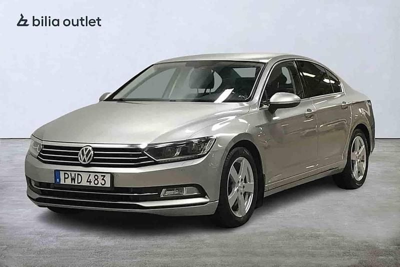 Silver Begagnad 2015 VW Passat Sedan | 147 900 kr (Marknadspris) - Bild 1/1