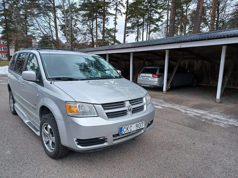 Begagnad Dodge Grand Caravan 178 HK (130 kW) 2009 Minibuss