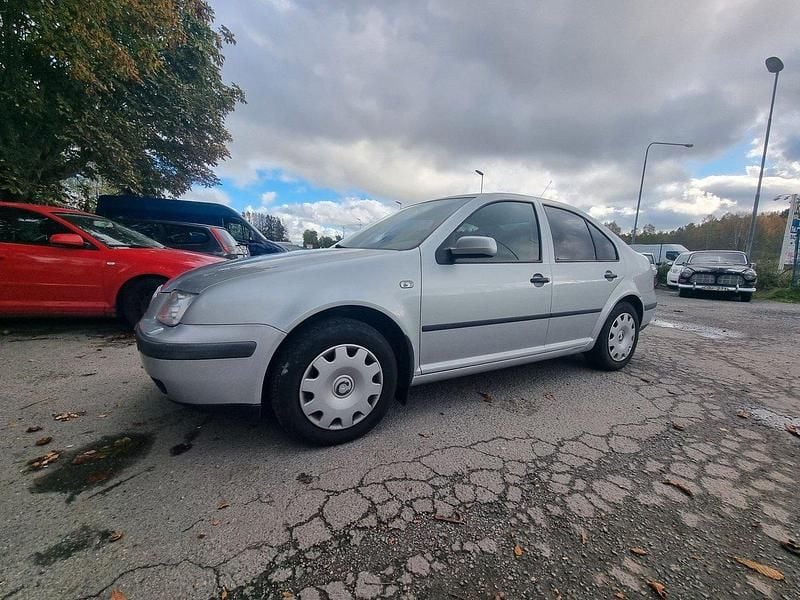 Silver Begagnad 2000 VW Bora Basis Sedan | 16 500 kr - Bild 1/4